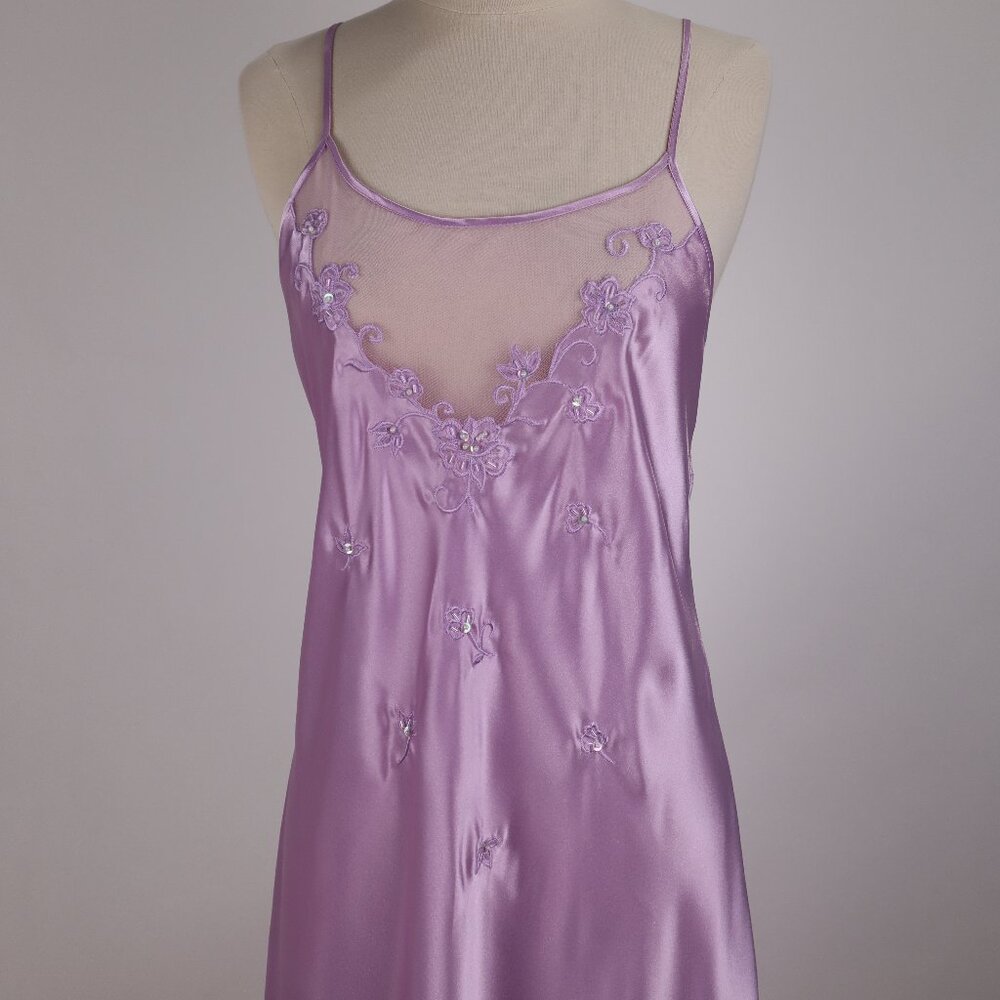 🌺 Vtg Cinema Etoile NWOT Long Pearl Sequin Embroidered Long Lavender Nightgown - Picture 6 of 10
